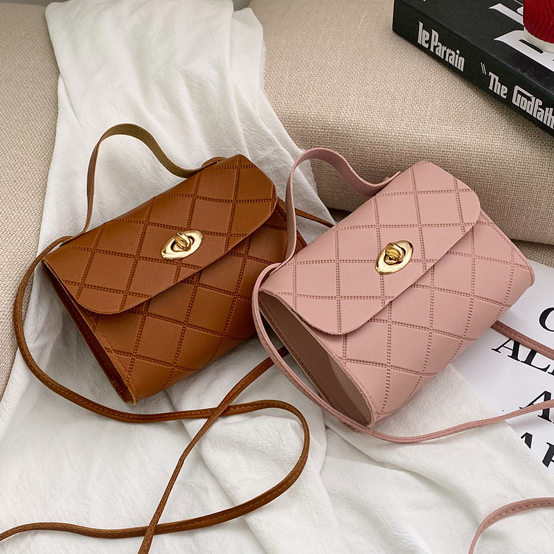 2022 Korean Style Urban Minimalist PU Diamond Quilted Shoulder Crossbody Bag Lock Small Square Bag
