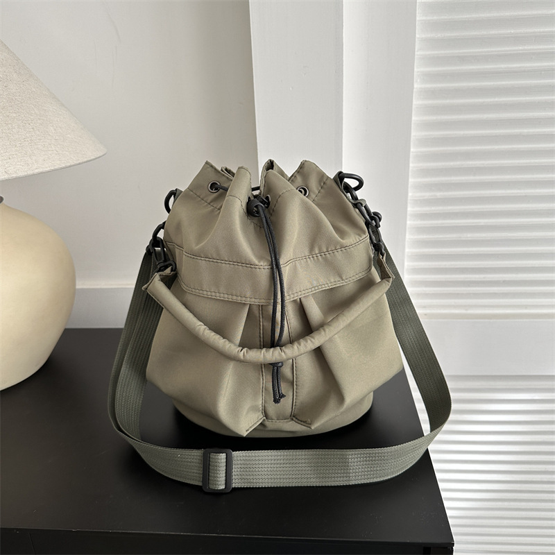 2024 New Winter Minimalist Large Capacity Bucket Bag Korean Style Women's Crossbody Shoulder Bag