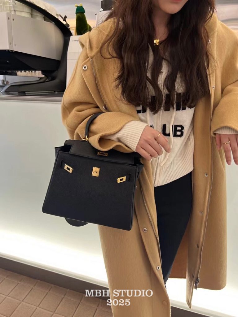 MBH Light Luxury Lychee Grain Large Capacity Commuter Tote Crossbody Shoulder Bag with Two Straps and Lock